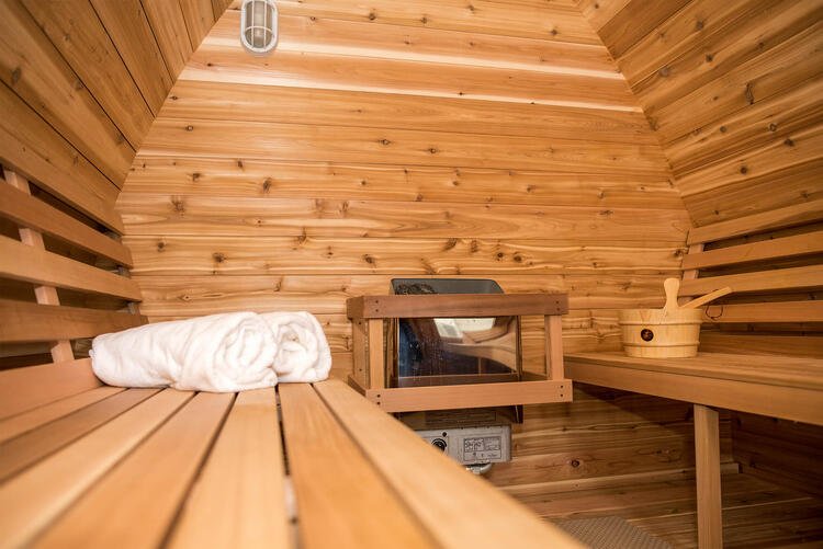 2091_Dundalk_Leisurecraft_europe_POD_sauna_knotty_western_red_cedar_electric_heater.4b7453cb937fc84e7de778d52a3152ad