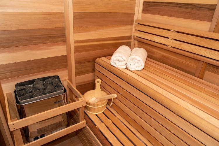 31_Pure_Cube_2_person_outdoor_sauna_leisurecraft_europe_red_cedar_benches.330cfa7bae29390c16046519023f6ff4